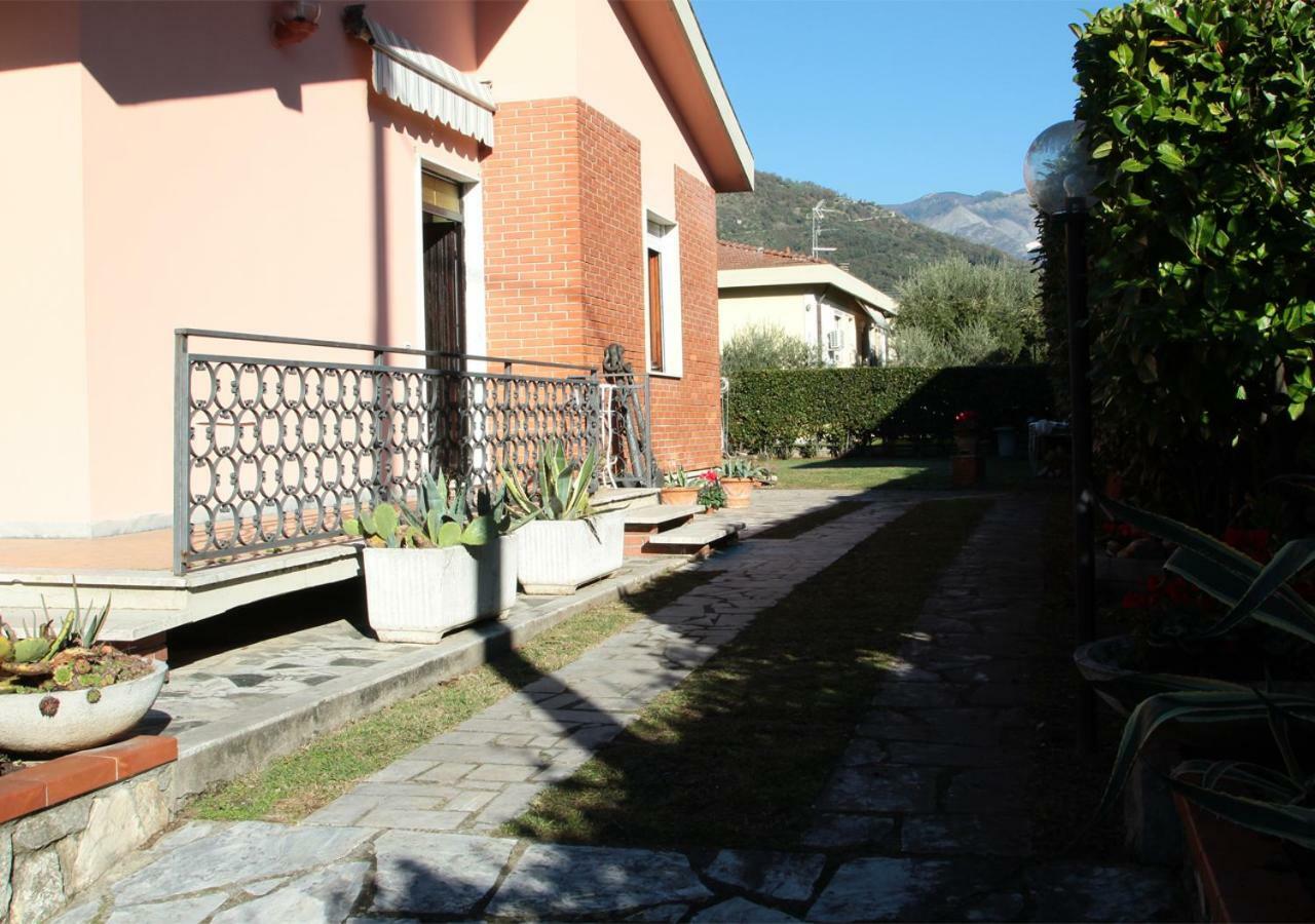 Villa Chiara Affitta Camere Carrara Exteriér fotografie