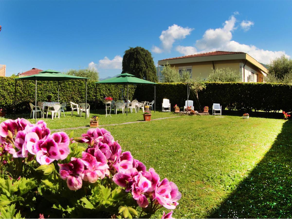 Villa Chiara Affitta Camere Carrara Exteriér fotografie